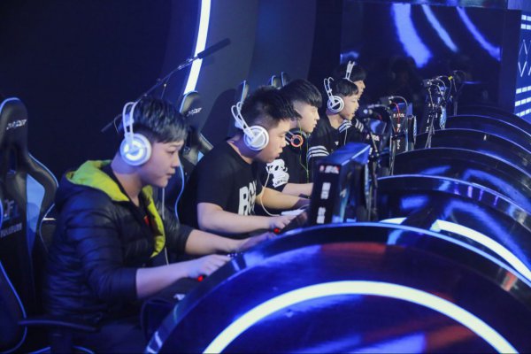 一位队员的 一位队员的