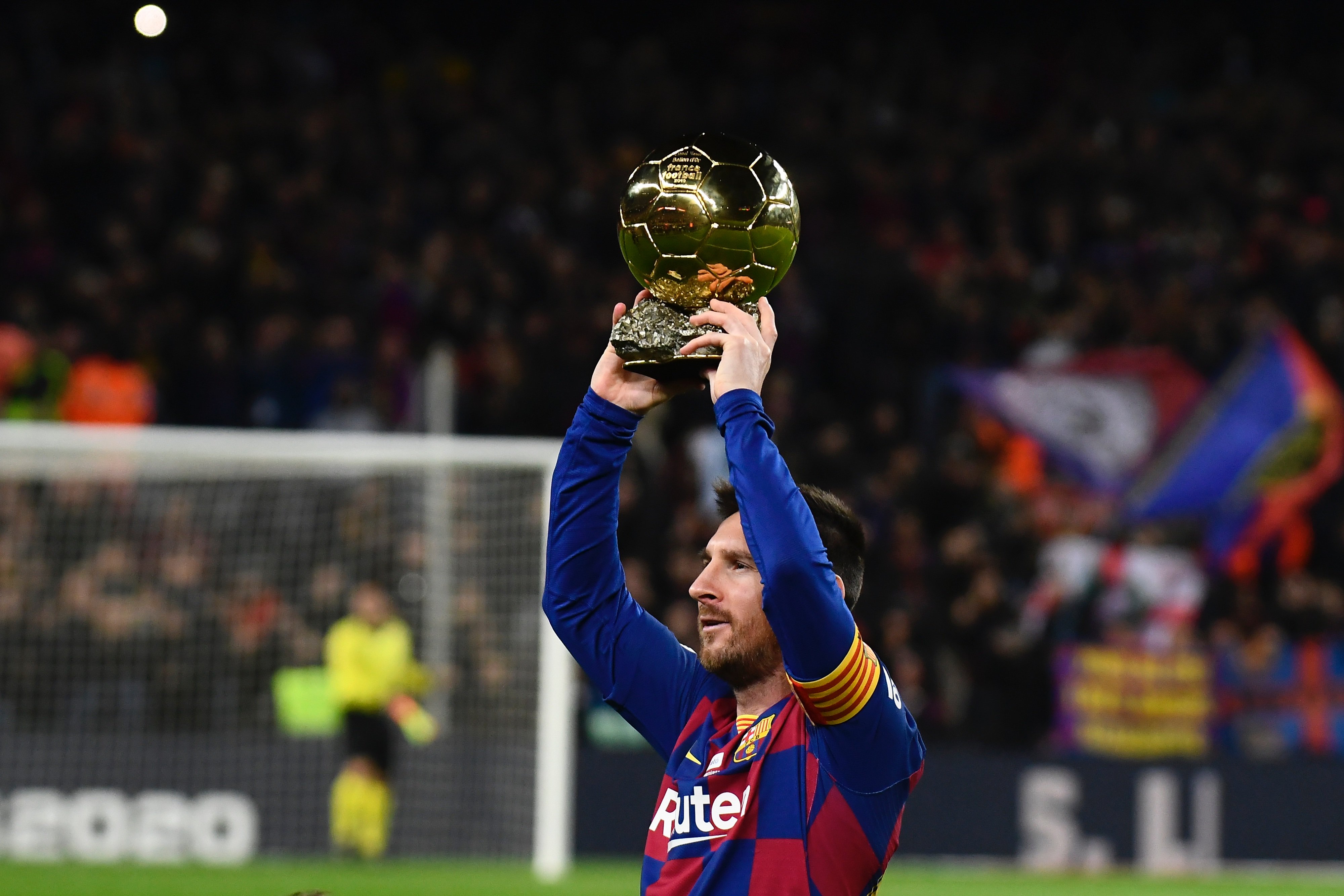 转会市场中 转会市场中